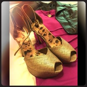 Marina Platform Pump Gold